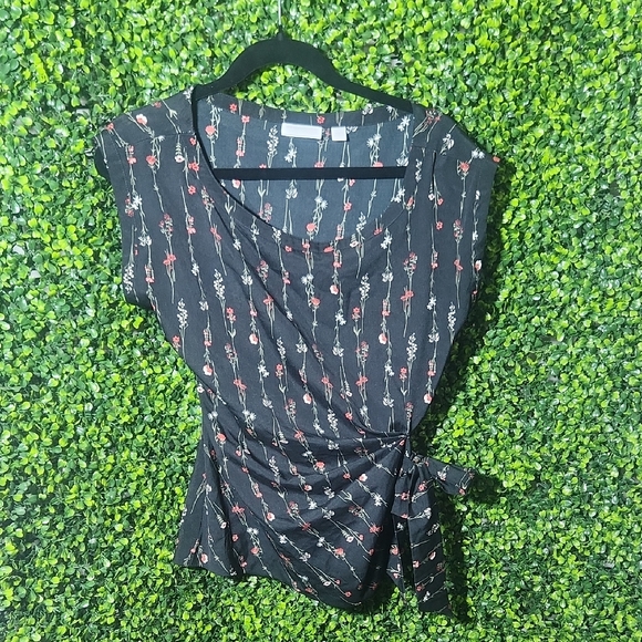 New York & Company Black Floral Wrap Blouse Size Small - Picture 1 of 13
